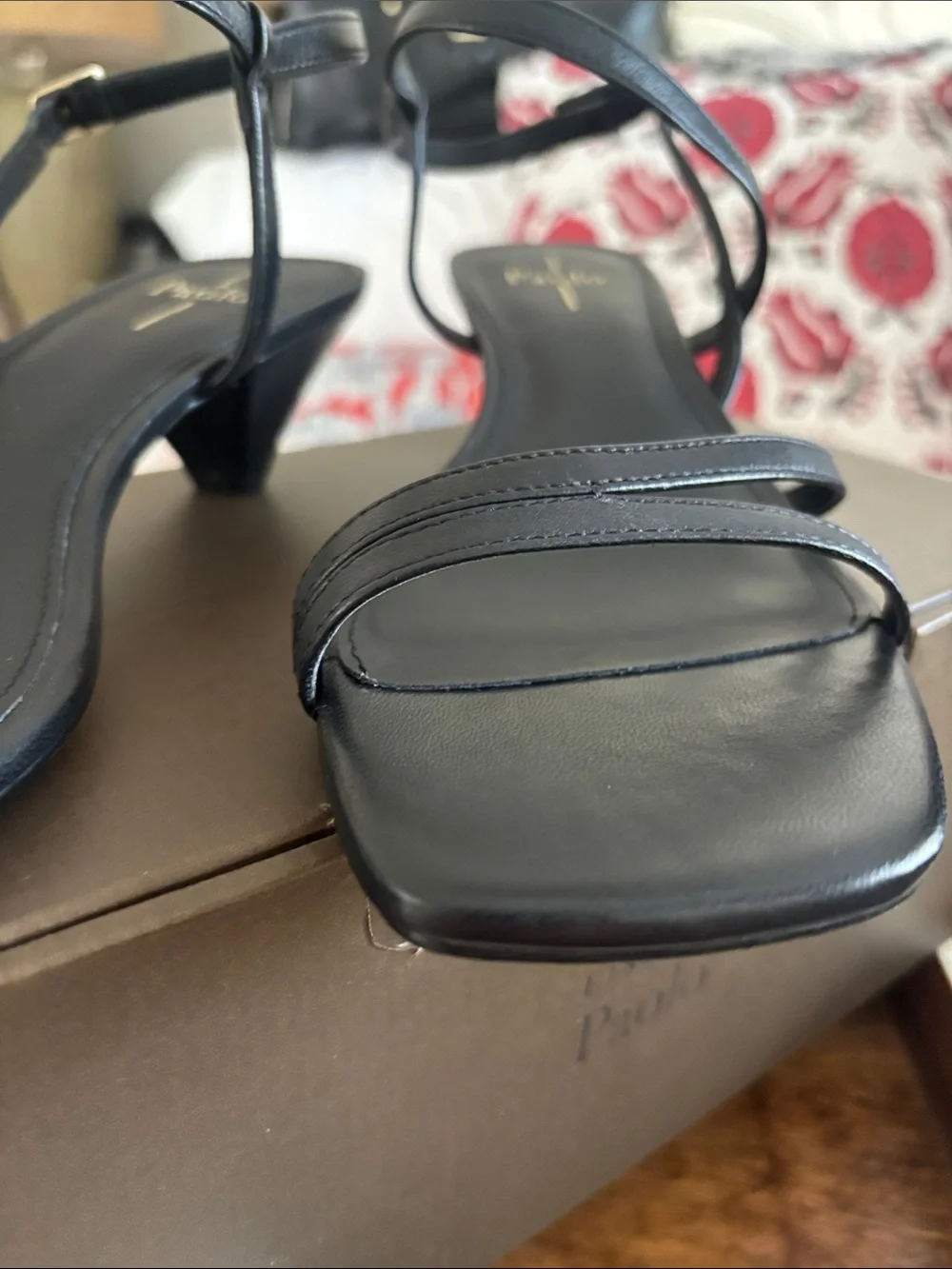 NWT Linea Paolo Black Strappy Square-Toe Sandals with Ankle Strap. SZ 11M
